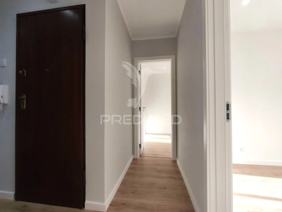 Apartamento T3 para Venda em Alfragide Foto 10