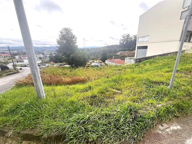 Terreno para Venda em Paredes Foto 3