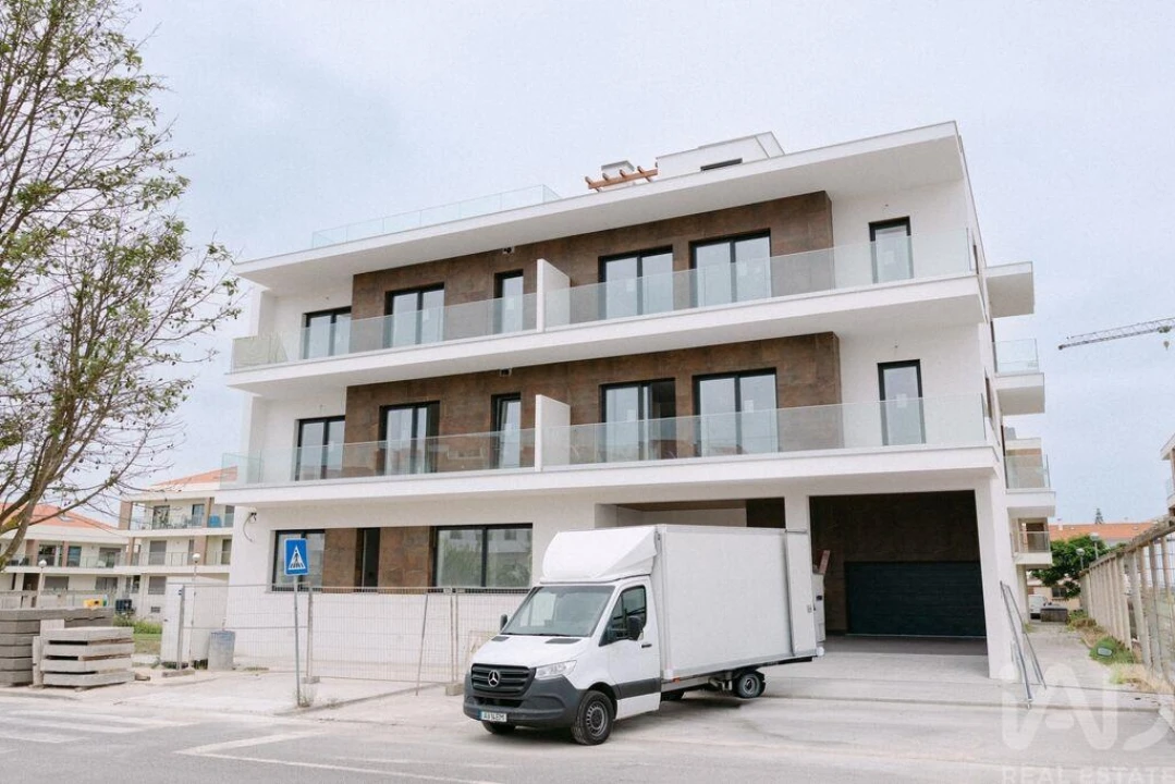 Apartamento T3 para Venda em Atouguia da Baleia Foto 7