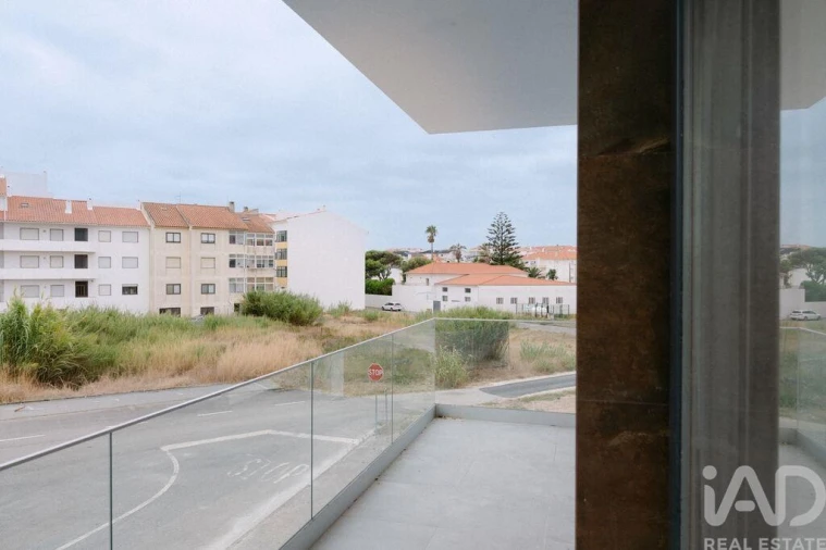 Apartamento T3 para Venda em Atouguia da Baleia Foto 10