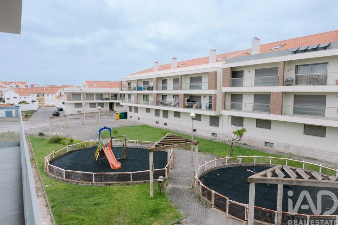 Apartamento T3 para Venda em Atouguia da Baleia Foto 9