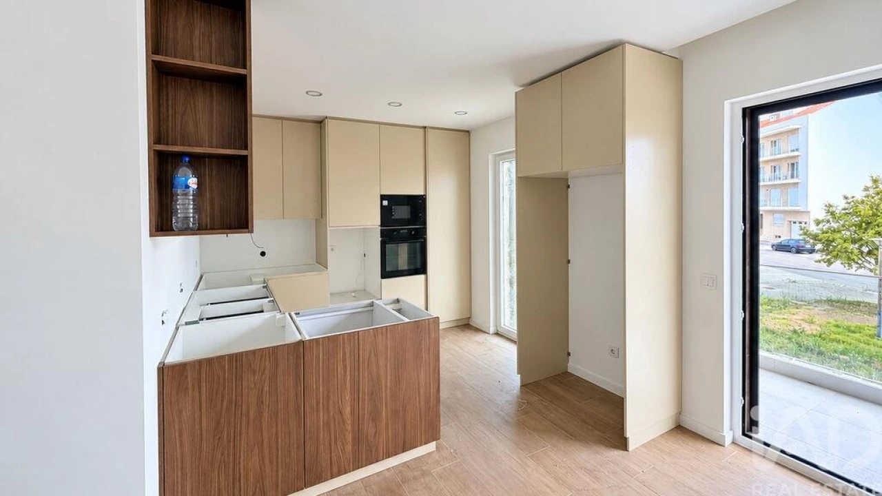 Apartamento T3 para Venda em Atouguia da Baleia Foto 4