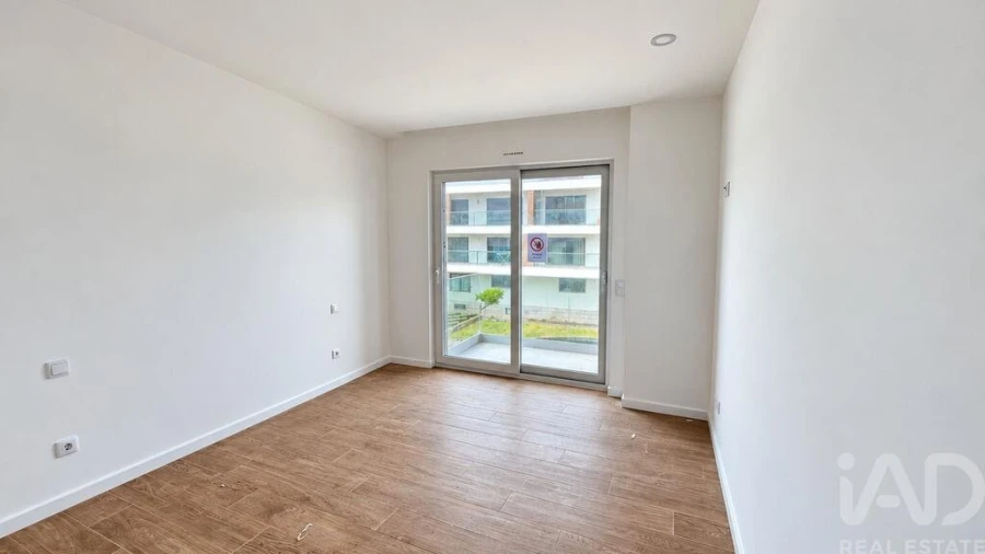 Apartamento T3 para Venda em Atouguia da Baleia Foto 6