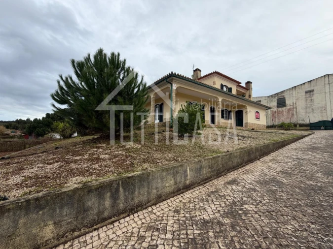 Moradia T4 para Venda em Ramalhal Foto 6