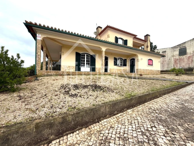 Moradia T4 para Venda em Ramalhal Foto 4