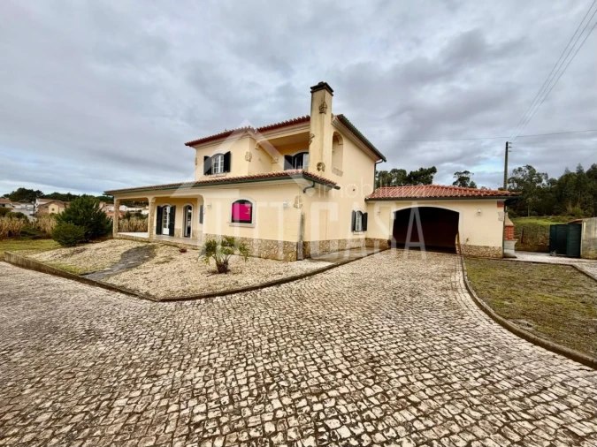 Moradia T4 para Venda em Ramalhal Foto 1