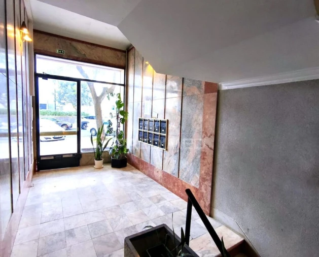 Apartamento T2 para Venda em Venteira Foto 3