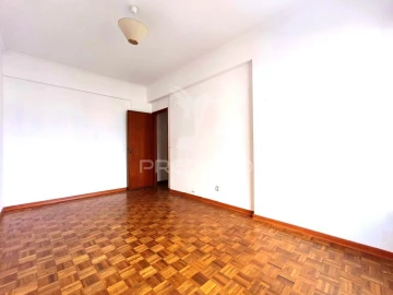 Apartamento T3 para Venda em Mina de Água