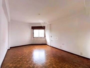 Apartamento T3 para Venda em Mina de Água