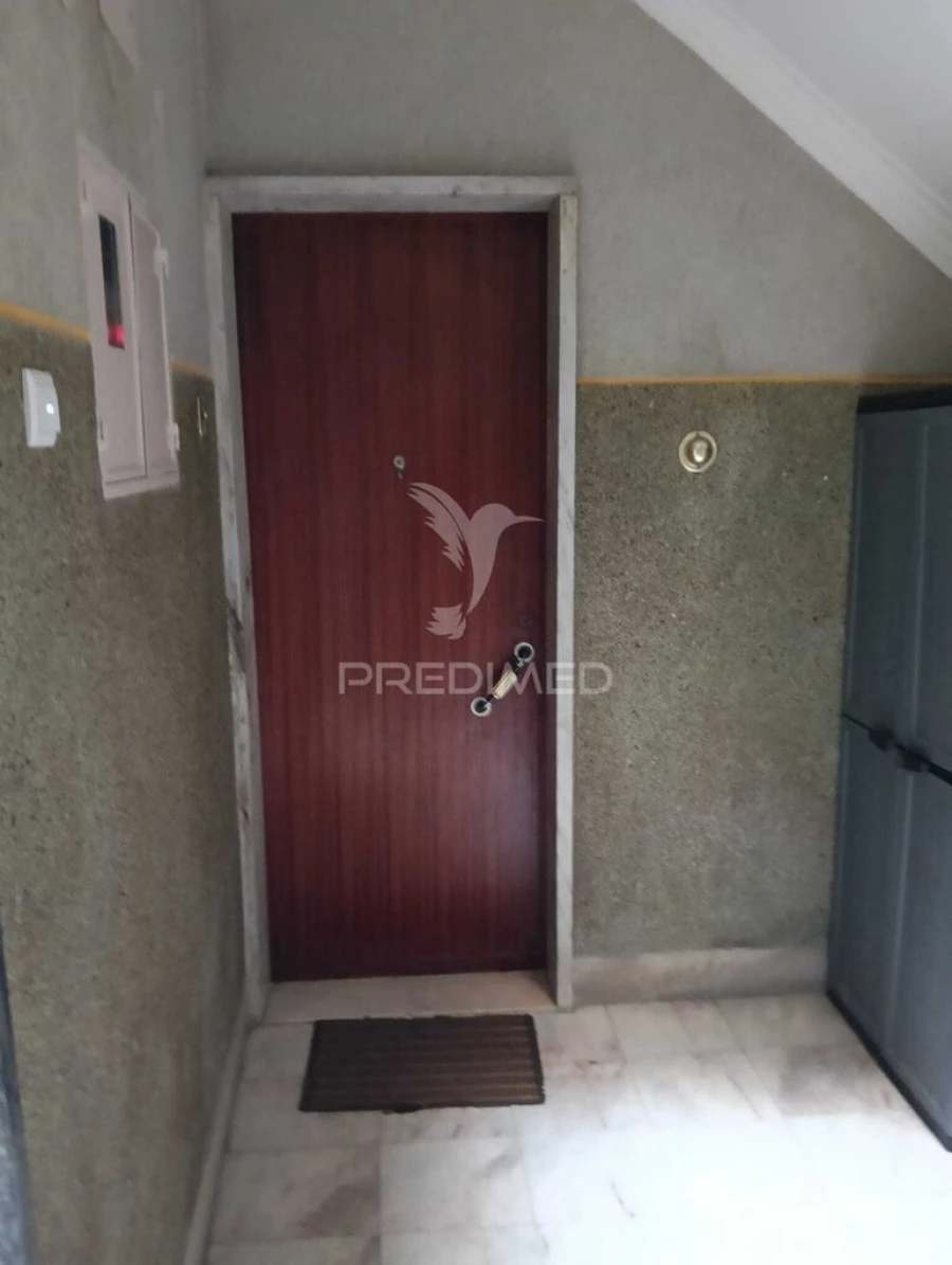 Apartamento T1 para Venda em Alfragide Foto 3