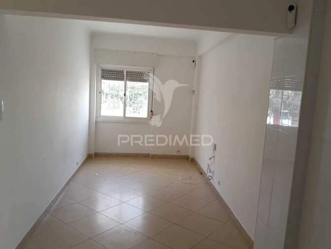 Apartamento T1 para Venda em Alfragide Foto 6