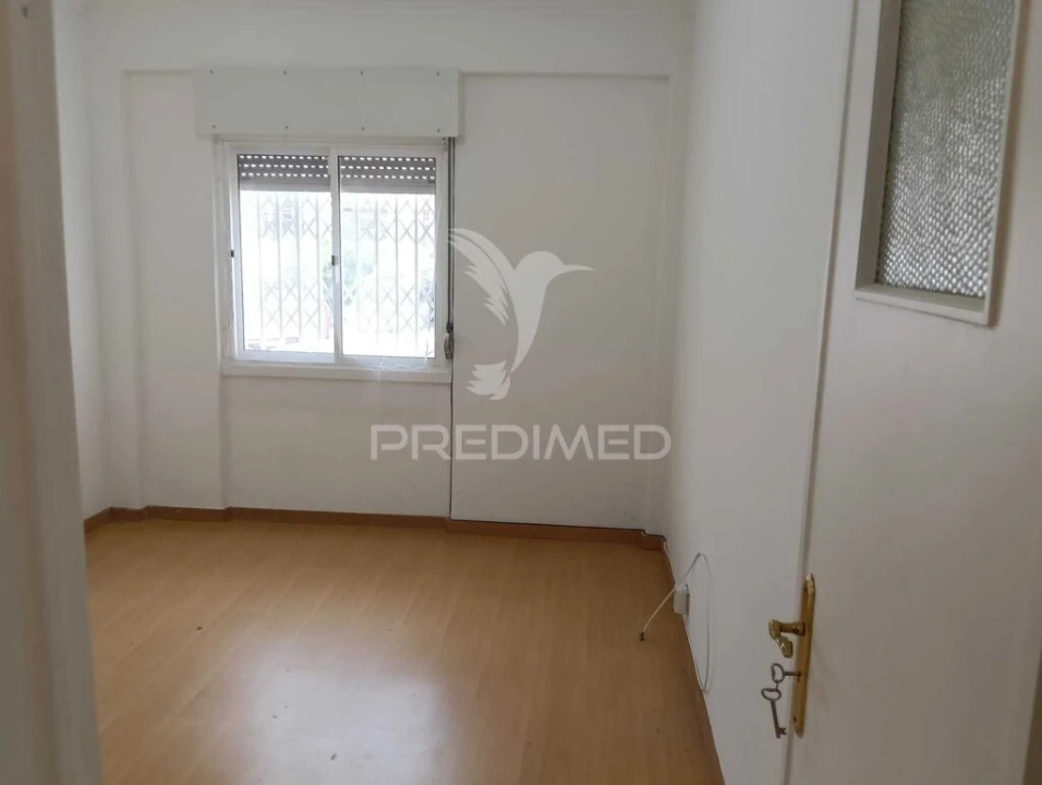 Apartamento T1 para Venda em Alfragide Foto 8