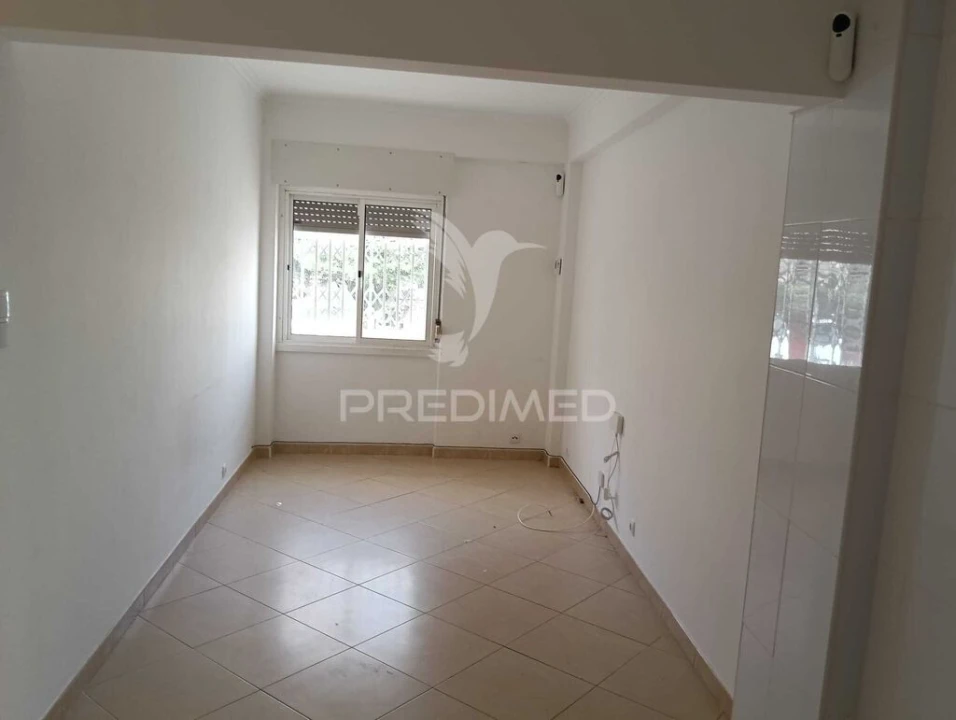 Apartamento T1 para Venda em Alfragide Foto 6