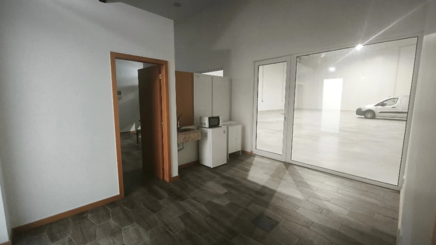 Armazém para Arrendamento em Canelas Foto 3