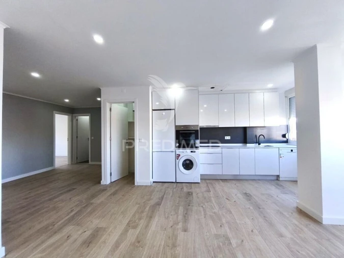 Apartamento T4 para Venda em Alfragide Foto 5