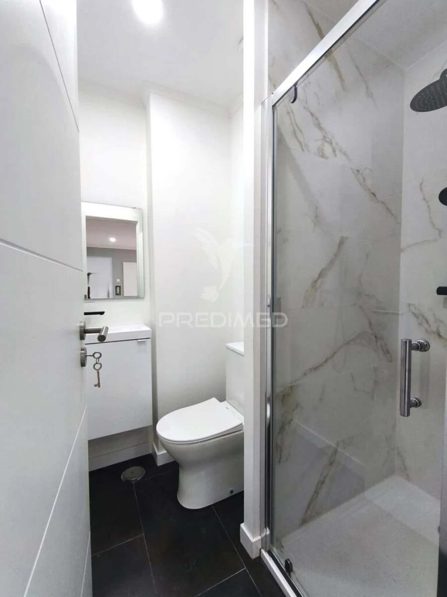 Apartamento T4 para Venda em Alfragide Foto 9