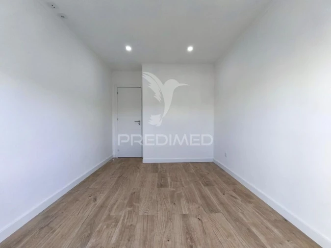 Apartamento T4 para Venda em Alfragide Foto 18