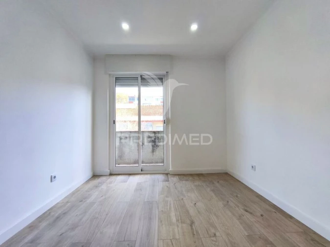 Apartamento T4 para Venda em Alfragide Foto 15