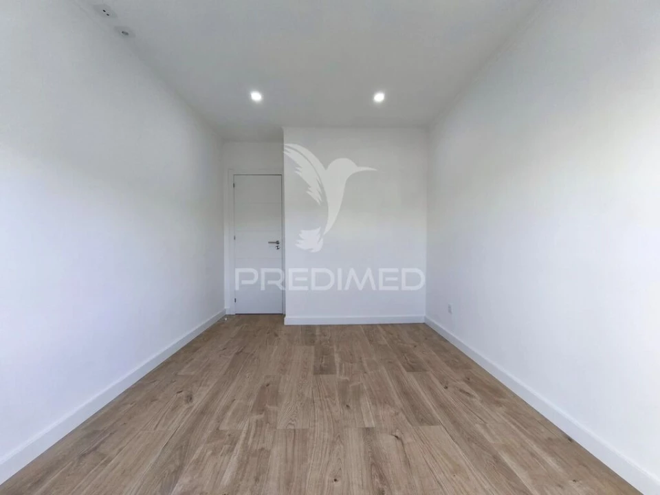 Apartamento T4 para Venda em Alfragide Foto 18