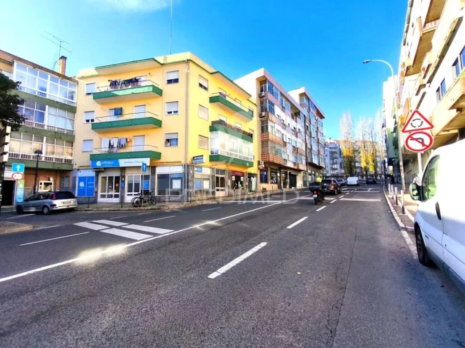 Apartamento T3 para Venda em Falagueira-Venda Nova Foto 16