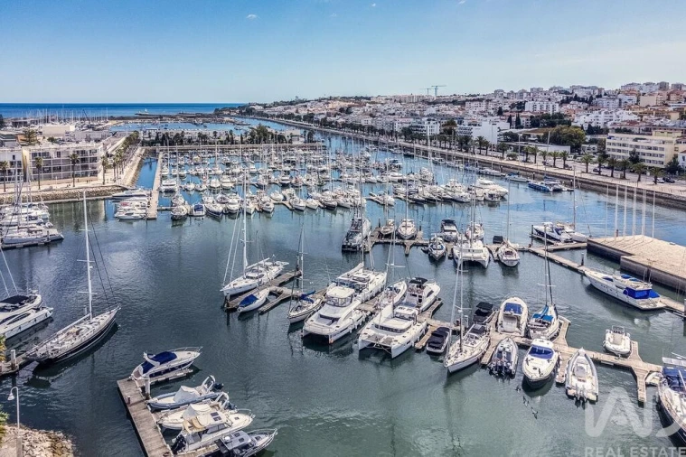 Apartamento T2 para Arrendamento em Lagos (São Sebastião e Santa Maria)