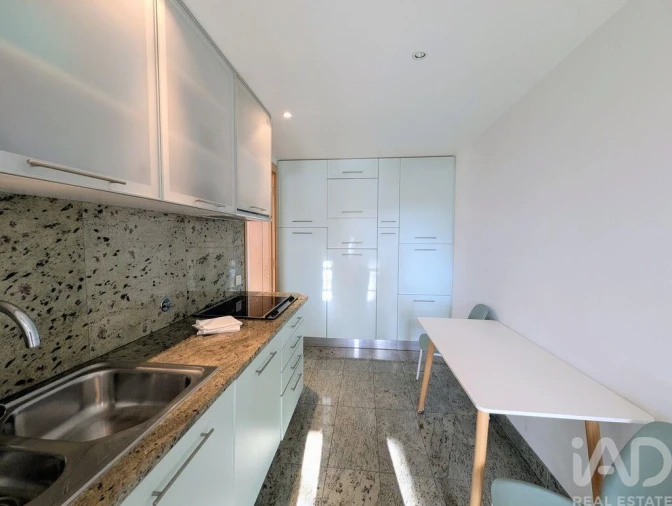 Apartamento T2 para Arrendamento em Lagos (São Sebastião e Santa Maria) Foto 18