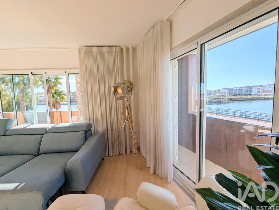 Apartamento T2 para Arrendamento em Lagos (São Sebastião e Santa Maria) Foto 9