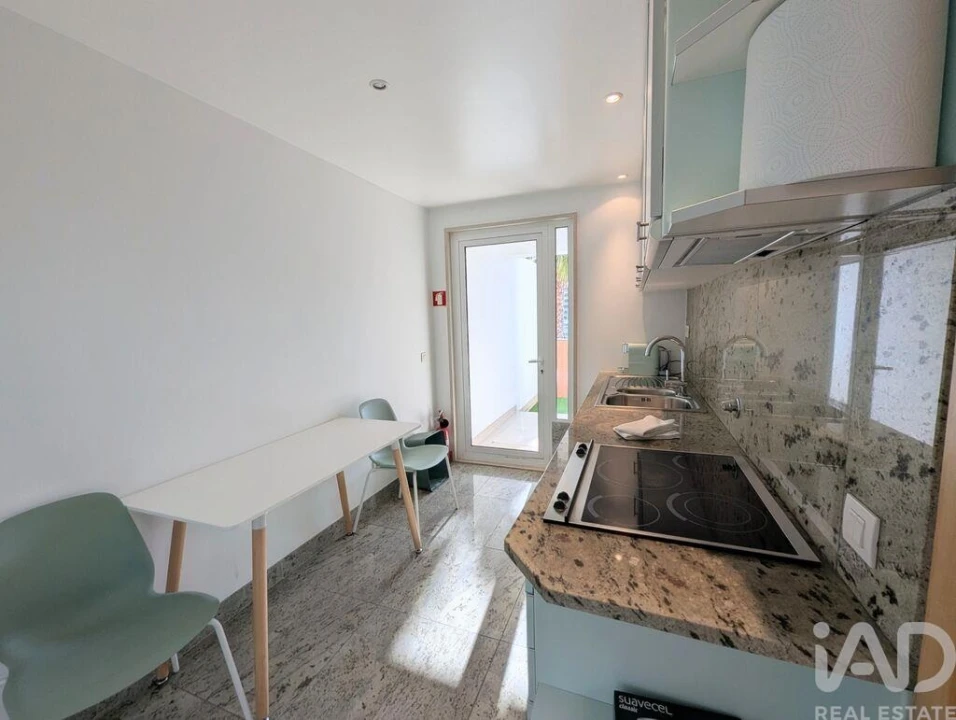 Apartamento T2 para Arrendamento em Lagos (São Sebastião e Santa Maria) Foto 16