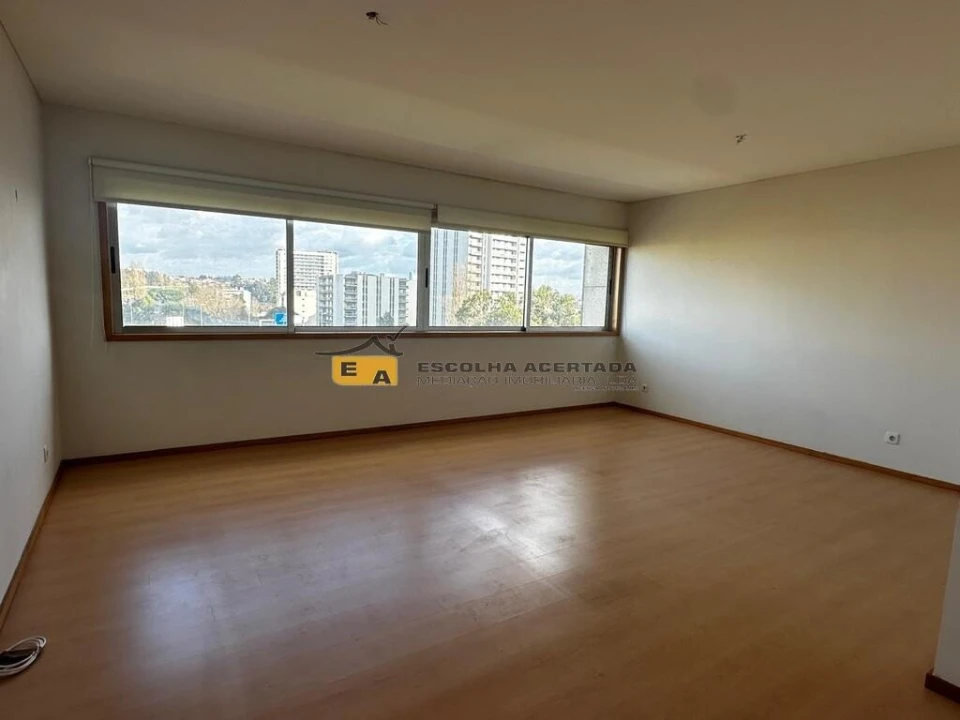 Apartamento T3 para Venda em Cidade da Maia Foto 2