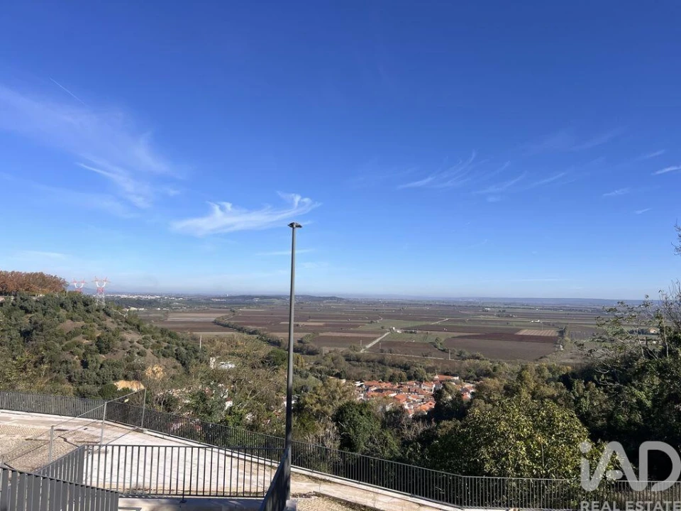 Prédio para Venda em Romeira e Várzea Foto 17