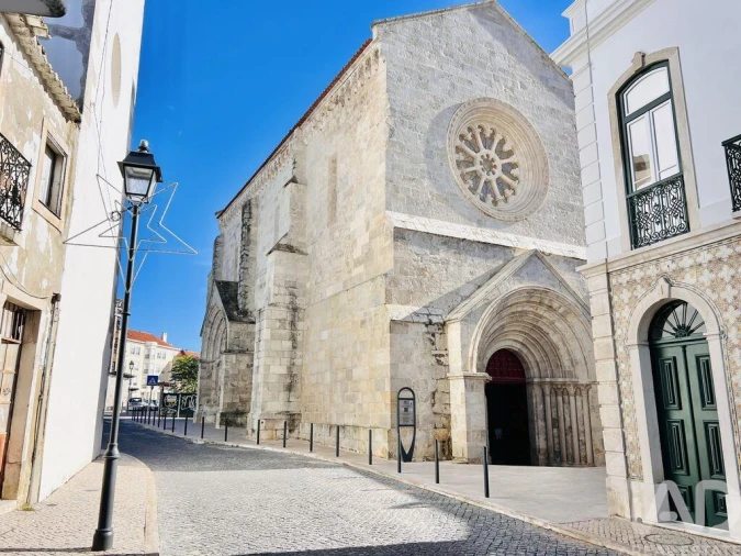 Prédio para Venda em Romeira e Várzea Foto 20