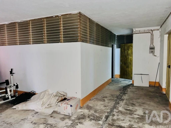 Prédio para Venda em Romeira e Várzea Foto 15