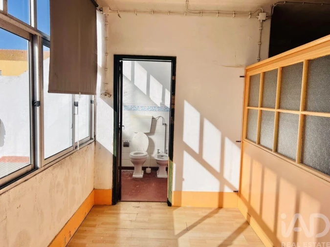 Prédio para Venda em Romeira e Várzea Foto 5