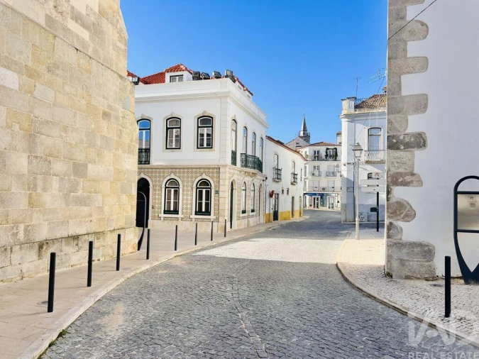 Prédio para Venda em Romeira e Várzea Foto 21