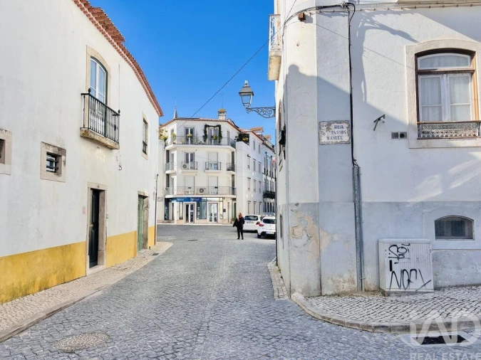 Prédio para Venda em Romeira e Várzea Foto 22