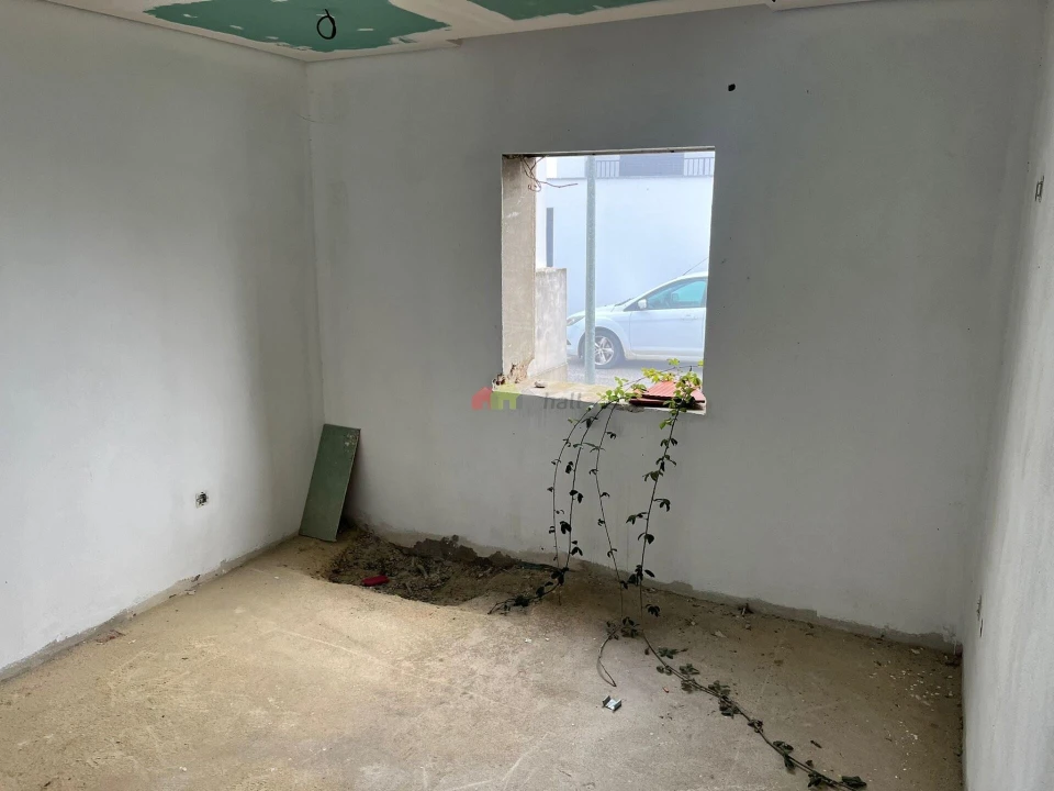 Moradia T2 para Venda em Viana do Alentejo Foto 3