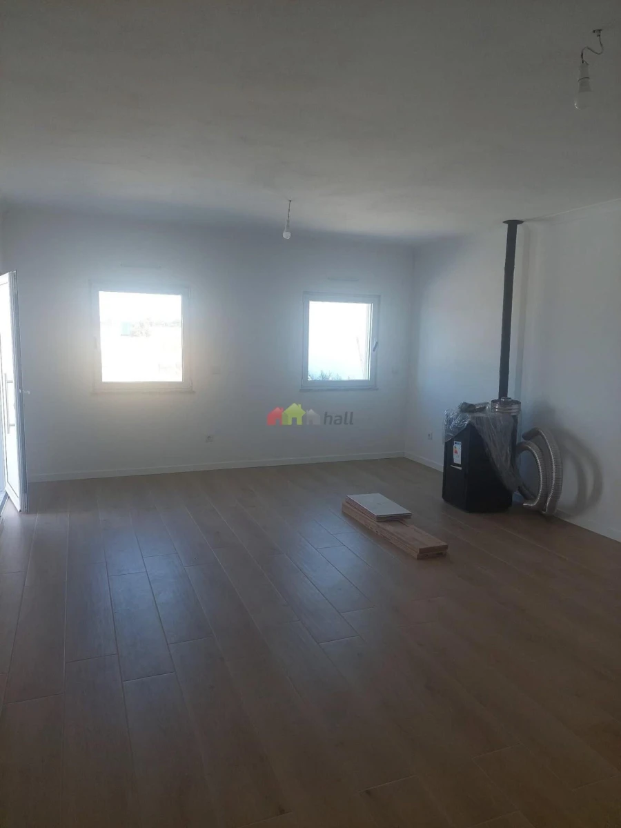 Moradia T2 para Venda em Viana do Alentejo Foto 12