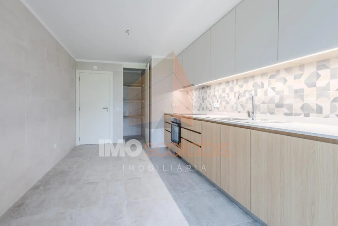 Apartamento T2 para Venda em Romeira e Várzea Foto 2