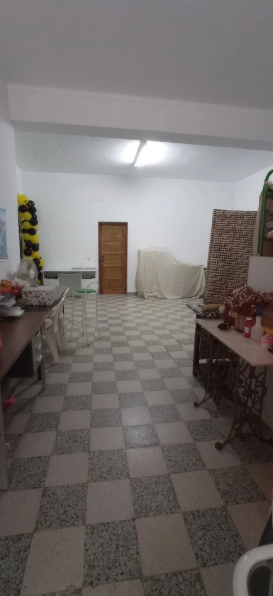 Loja para Arrendamento em Azoia de Cima e Tremês Foto 3