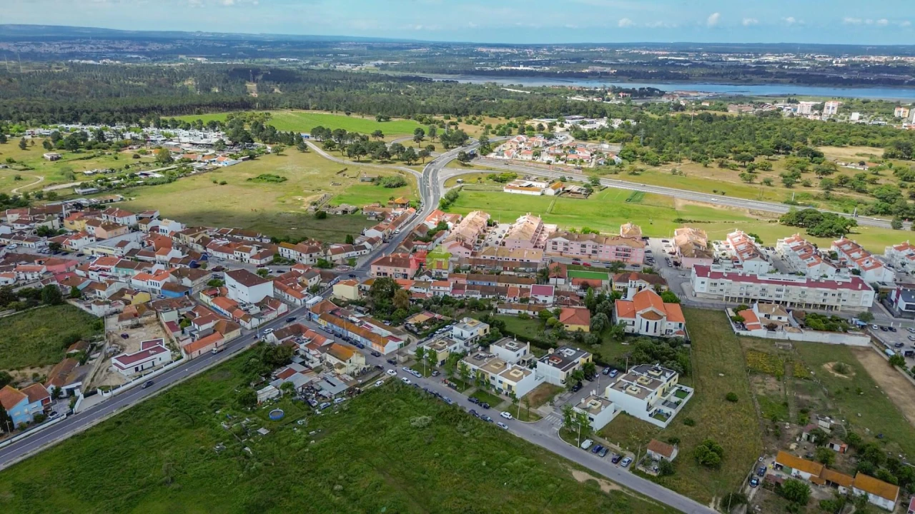 Moradia T4 para Venda em Santo Antonio da Charneca Foto 20