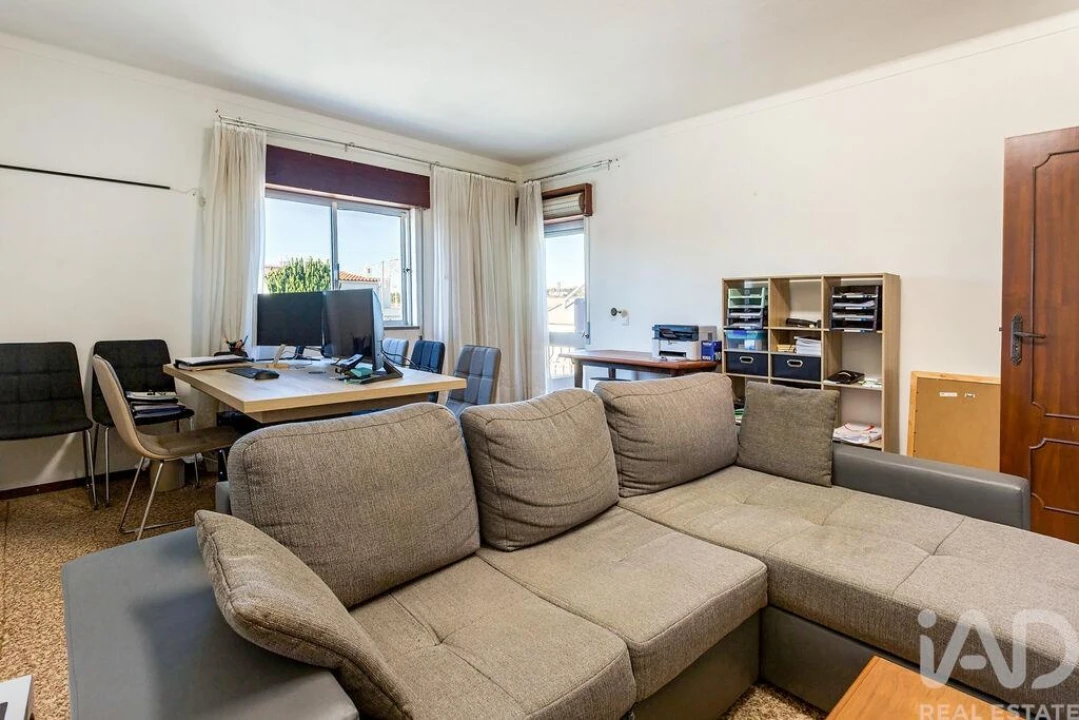 Moradia T6 para Venda em Ferreiras Foto 3