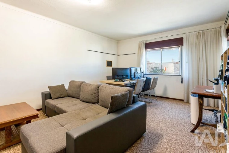 Moradia T6 para Venda em Ferreiras Foto 4