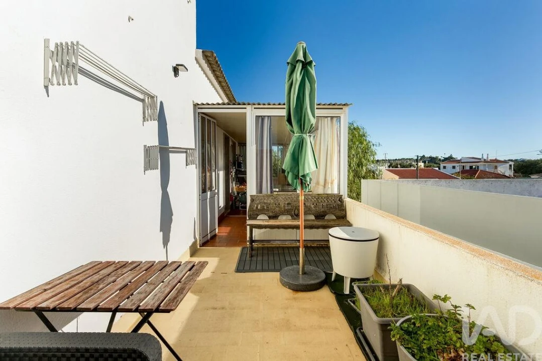 Moradia T6 para Venda em Ferreiras Foto 10