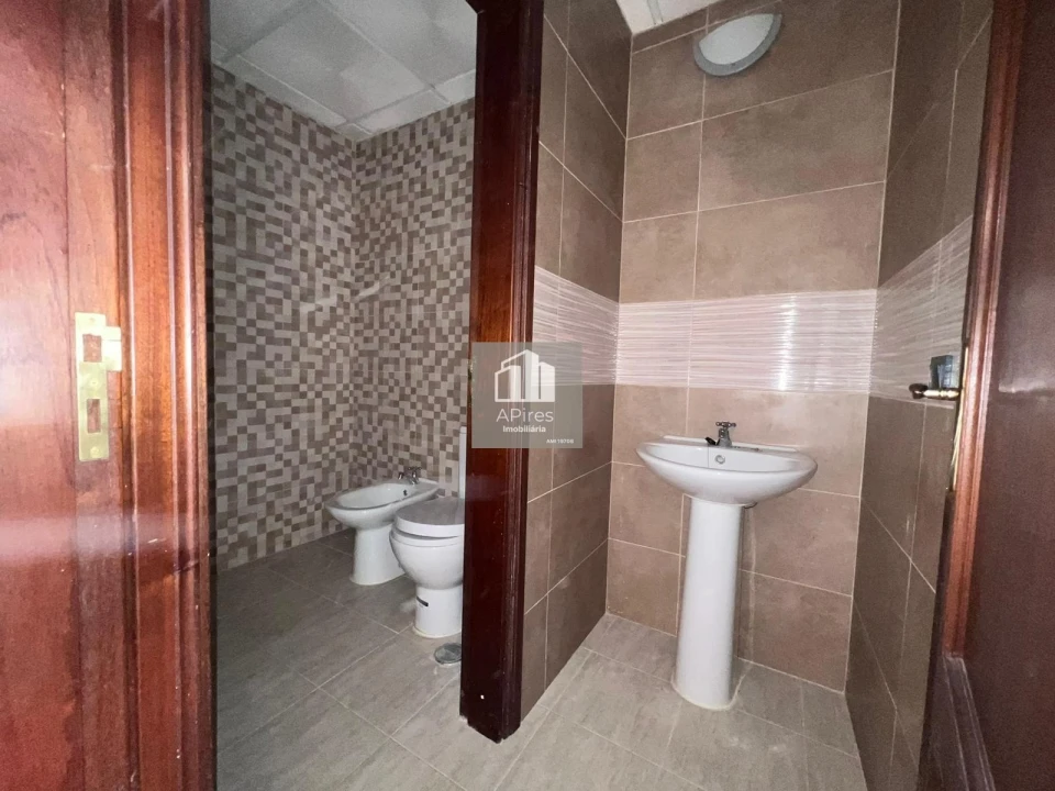 Loja para Venda em Costa da Caparica Foto 10