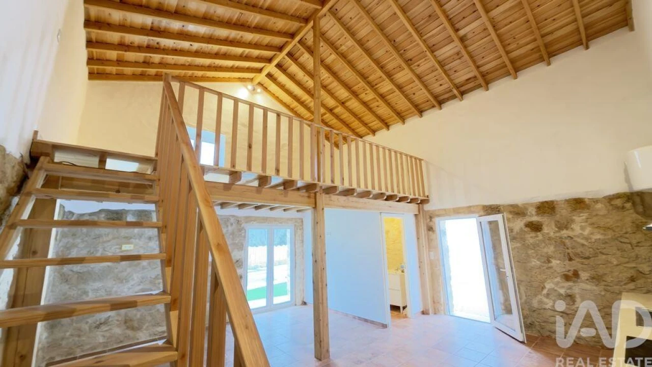 Moradia T2 para Venda em Azoia de Cima e Tremês Foto 17