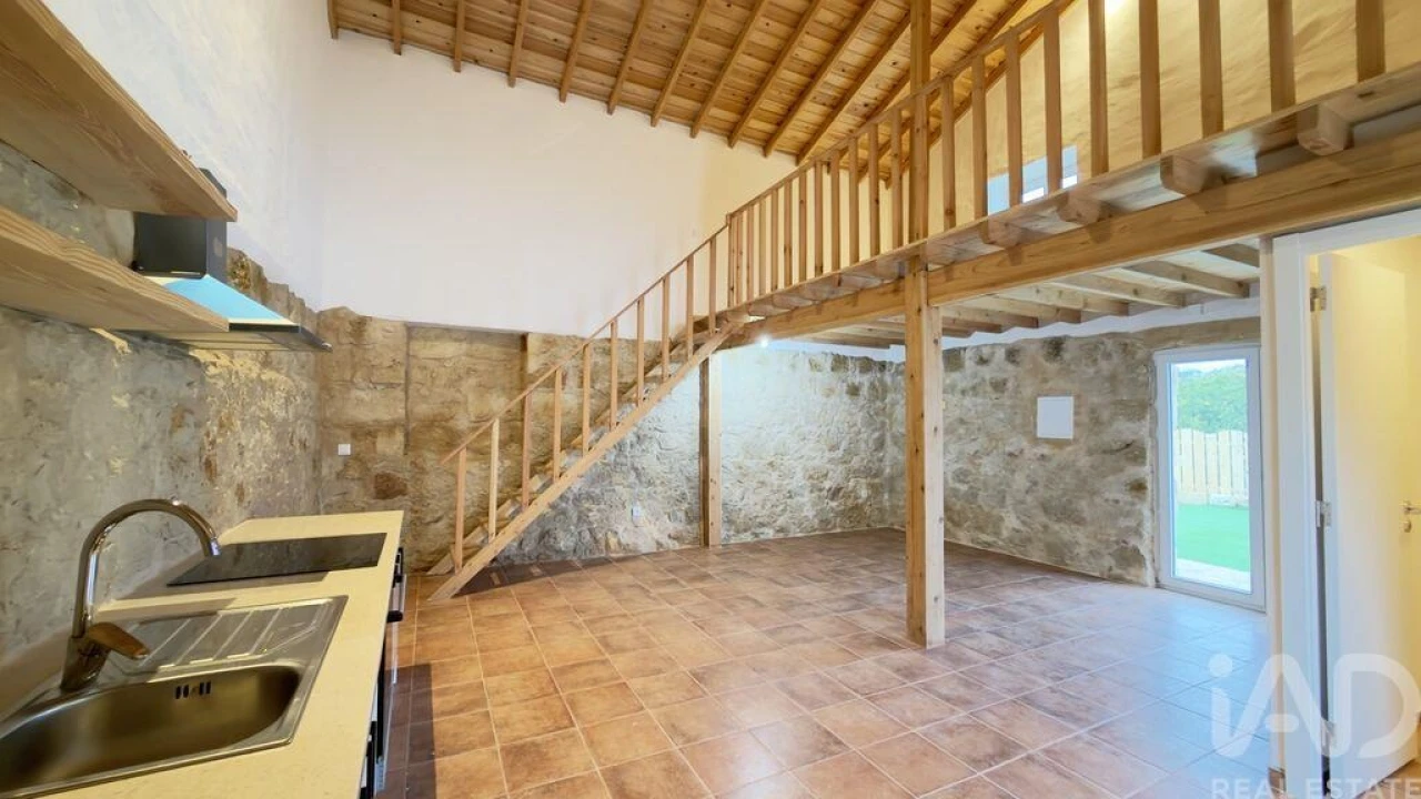 Moradia T2 para Venda em Azoia de Cima e Tremês Foto 6