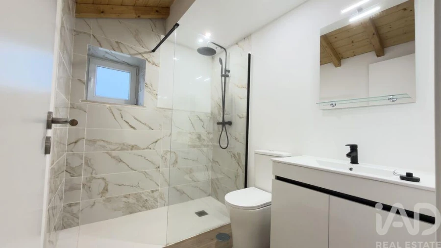 Moradia T2 para Venda em Azoia de Cima e Tremês Foto 5