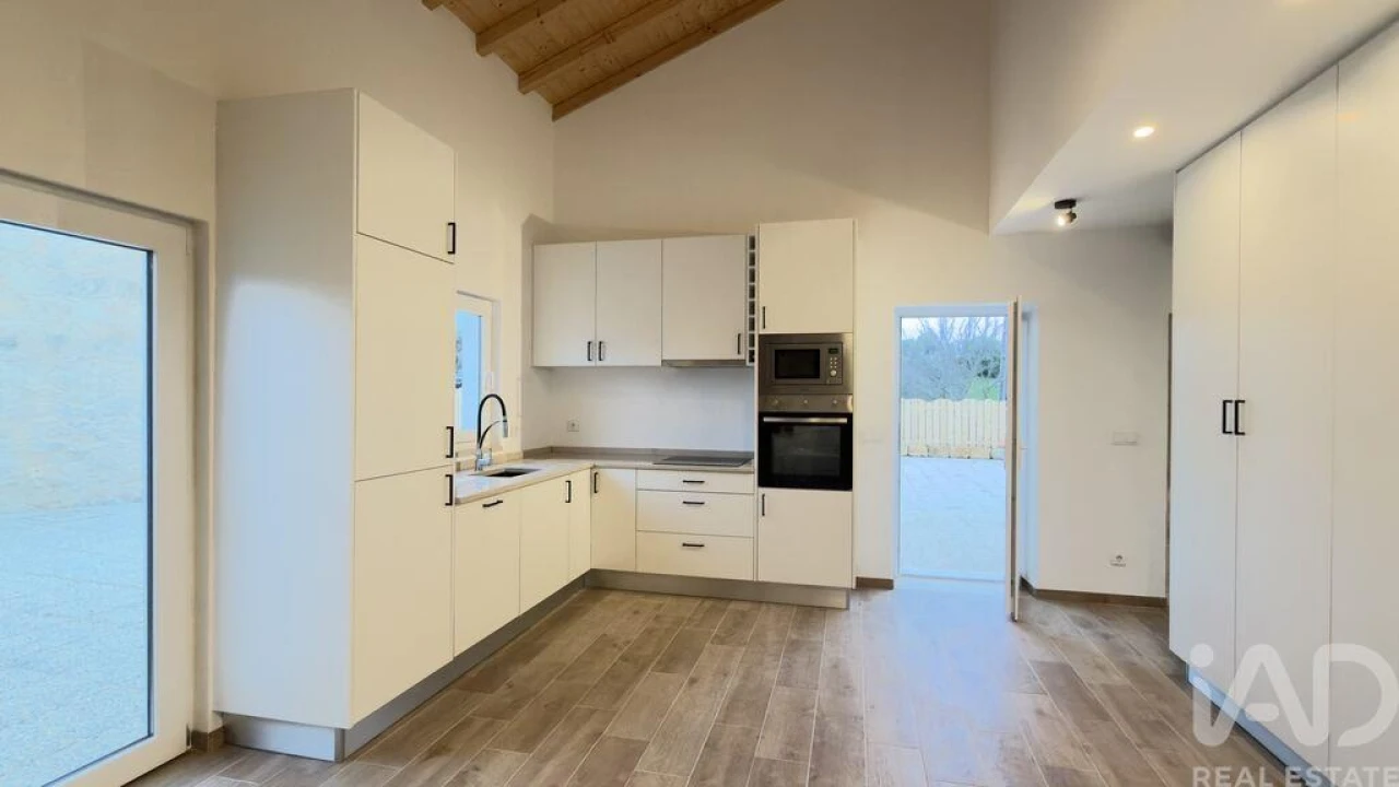 Moradia T2 para Venda em Azoia de Cima e Tremês Foto 2