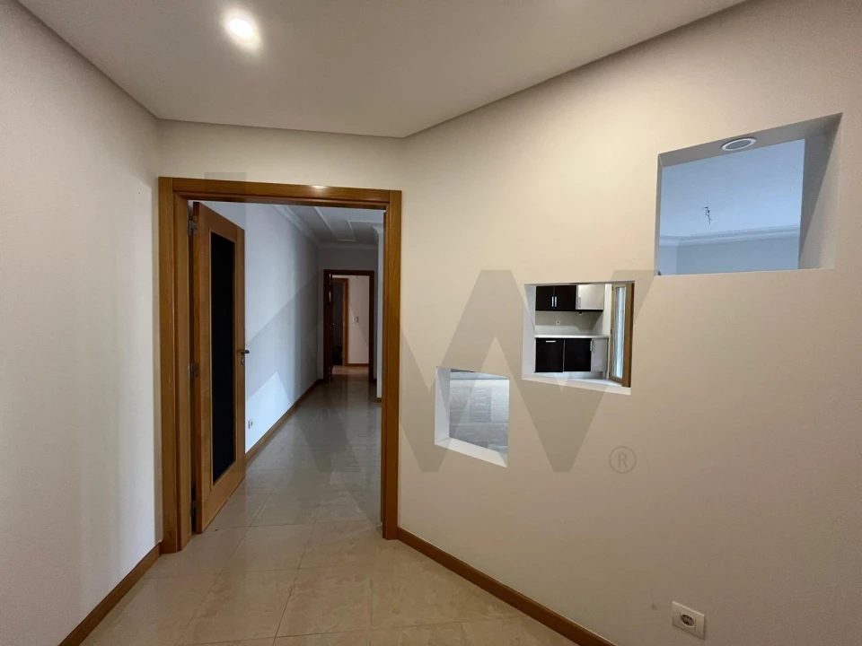 Apartamento T2 para Arrendamento em Ramada e Caneças Foto 2