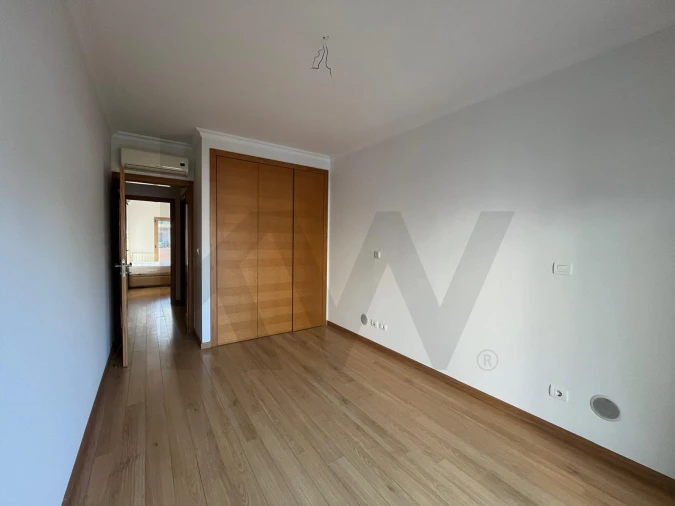 Apartamento T2 para Arrendamento em Ramada e Caneças Foto 5